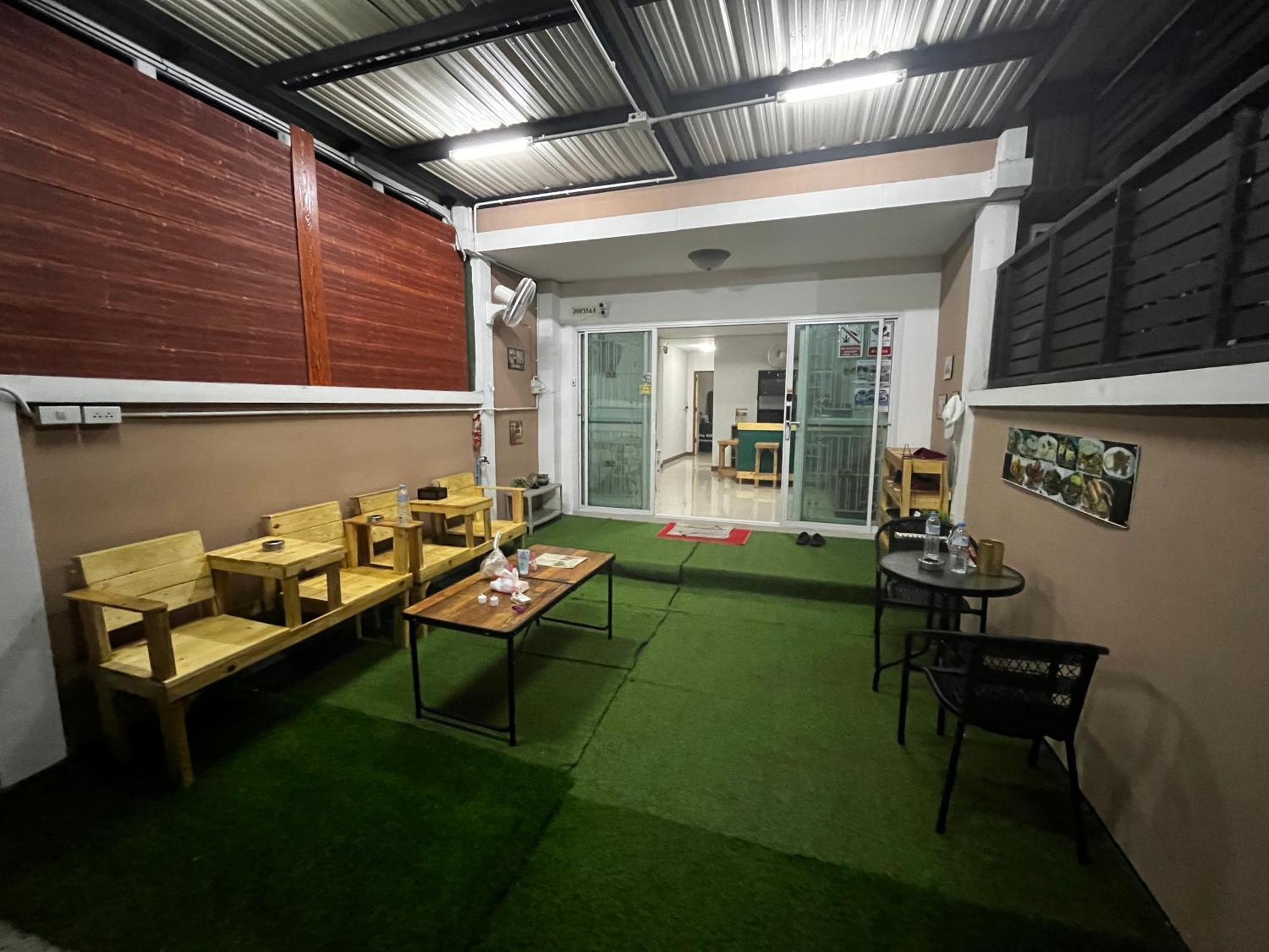 The European House Pattaya Bed & Breakfast Ngoại thất bức ảnh